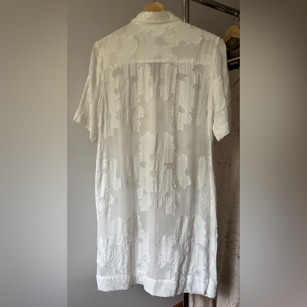 Wilfred Flowy White Textured Floral Shirt Dress - Picture 3 of 5